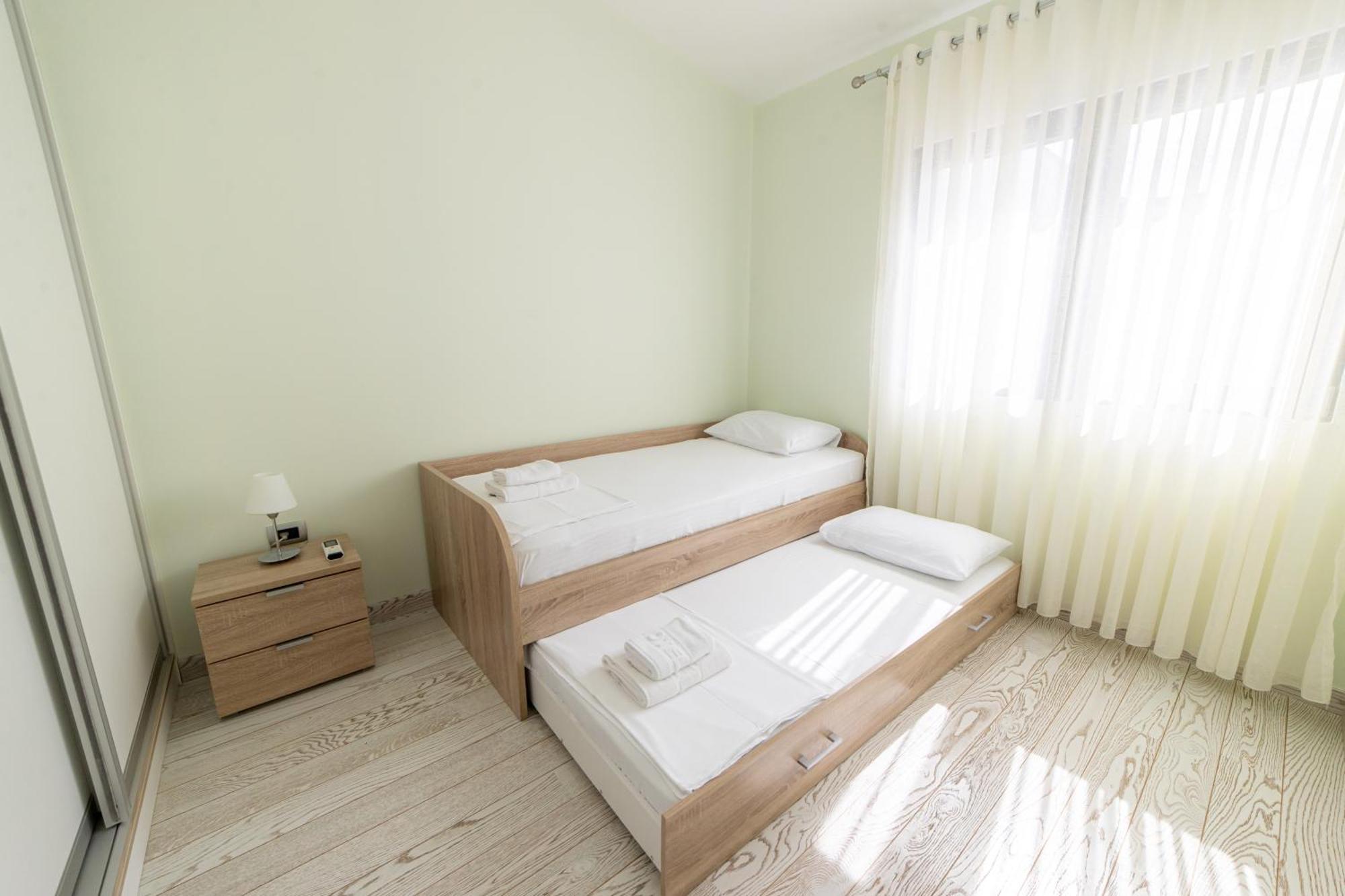 Green Bay Apartments Morinj Kotor Exteriör bild